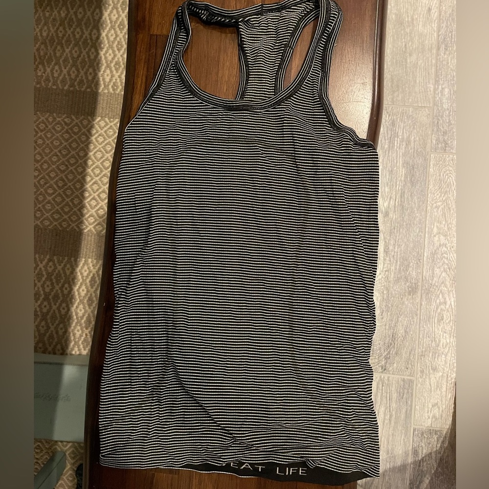 Lululemon Swiftly Tech Racerback Tank Size 4 - Picture 4 of 8